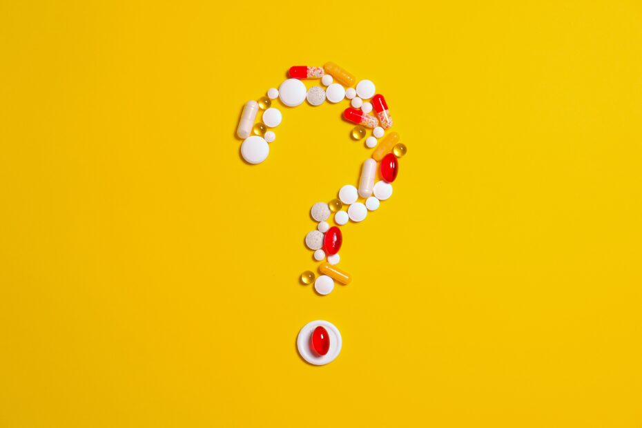 As with any medication, clonidine has potential side effects. These may include drowsiness, dry mouth, constipation, dizziness, and low blood pressure. It is important to work closely with a healthcare provider when taking clonidine for anxiety to monitor its effectiveness and manage any potential side effects.