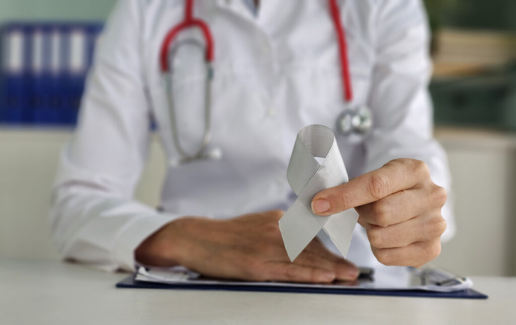 doctor holding mental health awareness ribbon with stethoscope and clipboard promoting dbt for borderline personality disorder care in Spokane, WA and Spokane Valley, Washington State
