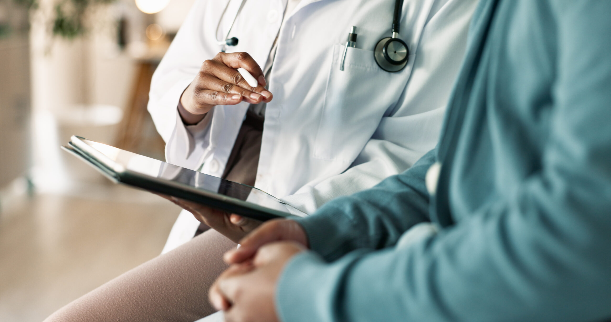therapist explains aetna therapy benefits to patient in spokane valley wa